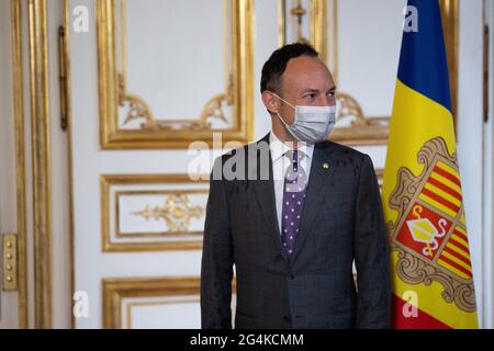 Der französische Premierminister trifft sich am 22 2021. Juni in Matignon mit dem Regierungschef von Andorra, Xavier Espot Zamora, in Paris. Foto von Raphael Lafargue/ABACAPRESS.COM Stockfoto