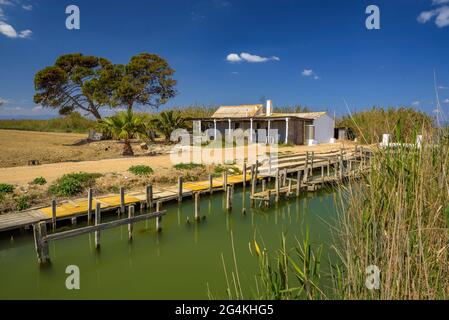 Vicenç Fischerei auf der Insel Buda im Ebro-Delta (Tarragona, Katalonien, Spanien) ESP: Pesquería d'en Vicenç, en la isla de Buda del Delta del Ebro Stockfoto