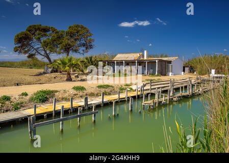 Vicenç Fischerei auf der Insel Buda im Ebro-Delta (Tarragona, Katalonien, Spanien) ESP: Pesquería d'en Vicenç, en la isla de Buda del Delta del Ebro Stockfoto