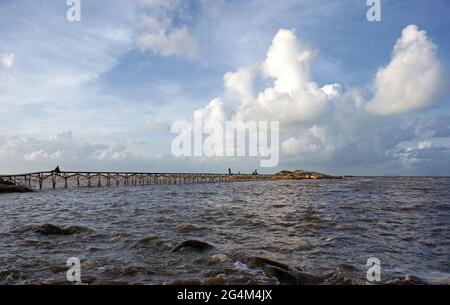 Pantai Batu Burung Strand, Singkawang, West Kalimantan, Indonesien Stockfoto
