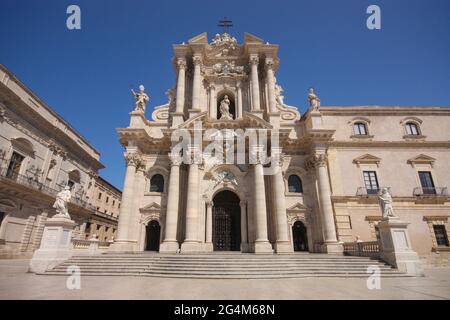 Die Kathedrale oder der Dom der Insel Ortigia in Syrakus, Sizilien, Italien. Stockfoto