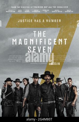 The Magnificent Seven (2016) unter der Regie von Antoine Fuqua mit Denzel Washington, Chris Pratt, Lee Byung-hun und Ethan Hawke. Sieben bewaffnete Männer retten eine von einem herzlosen Industriellen terrorisierte Gemeinschaft. Stockfoto