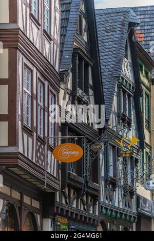 Historisches Linz an der Rine mit bunten Fachwerkhäusern, Rheinland-Pfalz, Gemrany Stockfoto