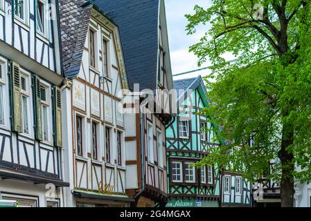 Historisches Linz an der Rine mit bunten Fachwerkhäusern, Rheinland-Pfalz, Gemrany Stockfoto