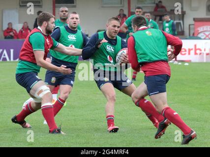 Chris Harris (Mitte) der britischen und irischen Lions während der Trainingseinheit im Stade Santander International in Saint Peter, Jersey. Bilddatum: Dienstag, 22. Juni 2021. Stockfoto
