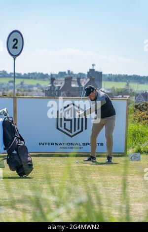 Montrose, Angus, Schottland, Großbritannien, 22. Juni 2021: In dieser Woche findet die PGA Europro Tour - The Eagle Orchid Scottish Masters - im Montrose Golf Links statt. Spielen auf dem fünftältesten Golfplatz der Welt. (Kurs 1562) heute nahmen die Profis an der Pro-am-Veranstaltung Teil, mit dem Hauptturnier, das morgen beginnt, mit dem ersten Abschlag um 0630 Uhr, werden die Profis um einen Anteil des £49,235 Preisfonds spielen. (Credit-Barry Nixon/Alamy Live News) Stockfoto