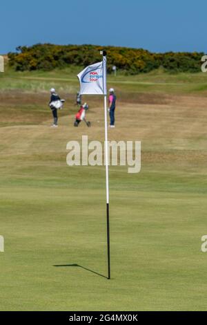 Montrose, Angus, Schottland, Großbritannien, 22. Juni 2021: In dieser Woche findet die PGA Europro Tour - The Eagle Orchid Scottish Masters - im Montrose Golf Links statt. Spielen auf dem fünftältesten Golfplatz der Welt. (Kurs 1562) heute nahmen die Profis an der Pro-am-Veranstaltung Teil, mit dem Hauptturnier, das morgen beginnt, mit dem ersten Abschlag um 0630 Uhr, werden die Profis um einen Anteil des £49,235 Preisfonds spielen. (Credit-Barry Nixon/Alamy Live News) Stockfoto