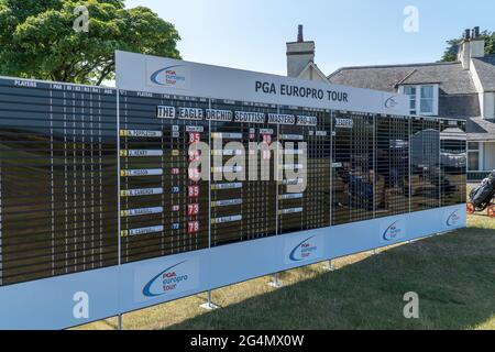 Montrose, Angus, Schottland, Großbritannien, 22. Juni 2021: In dieser Woche findet die PGA Europro Tour - The Eagle Orchid Scottish Masters - im Montrose Golf Links statt. Spielen auf dem fünftältesten Golfplatz der Welt. (Kurs 1562) heute nahmen die Profis an der Pro-am-Veranstaltung Teil, mit dem Hauptturnier, das morgen beginnt, mit dem ersten Abschlag um 0630 Uhr, werden die Profis um einen Anteil des £49,235 Preisfonds spielen. (Credit-Barry Nixon/Alamy Live News) Stockfoto