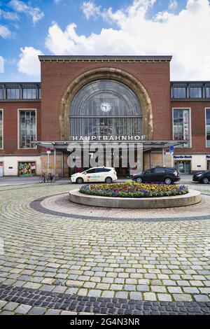 KIEL, DEUTSCHLAND - 18. Mai 2021: Kiel, Schleswig-Holstein, Deutschland, 28 2021. Mai, Hauptbahnhof in der deutschen Stadt Kiel Stockfoto