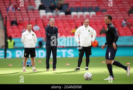 Der tschechische Manager Jaroslav Silhavy (2. Links) vor dem UEFA Euro 2020-Spiel der Gruppe D im Wembley-Stadion in London. Bilddatum: Dienstag, 22. Juni 2021. Stockfoto