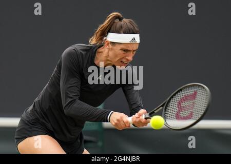 Bad Homburg, Deutschland. Juni 2021. Tennis: WTA Tour, Singles, 1. Runde, Bad Homburg Open. Anisimova (USA) - Petkovi· (Darmstadt). Andrea Petkovic aus Deutschland im Einsatz. Quelle: Thomas Frey/dpa/Alamy Live News Stockfoto