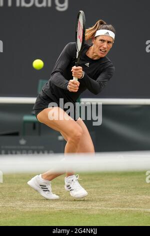 Bad Homburg, Deutschland. Juni 2021. Tennis: WTA Tour, Singles, 1. Runde, Bad Homburg Open. Anisimova (USA) - Petkovi· (Darmstadt). Andrea Petkovic aus Deutschland im Einsatz. Quelle: Thomas Frey/dpa/Alamy Live News Stockfoto