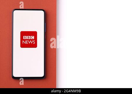 BBC News-Logo auf dem Telefonbildschirm. Stockfoto