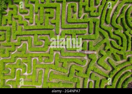 Das Labyrinth von Csillagösvény ist die zweitgrößte Attraktion von Ópusztaszer, Ungarn. Tolle Wahl für alle, die etwas Entspannung suchen. Stockfoto