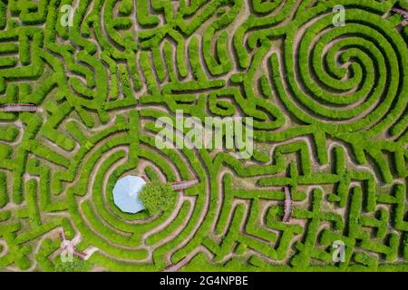 Das Labyrinth von Csillagösvény ist die zweitgrößte Attraktion von Ópusztaszer, Ungarn. Tolle Wahl für alle, die etwas Entspannung suchen. Stockfoto