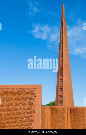 Ein Denkmal für die 57,000 Männer, die während des 2. Weltkrieges ihr Leben verloren und England als Teil des Bomberkommandos verteidigten. Im Memorial Spire im Internati Stockfoto