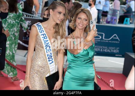 Amandine Petit Amandine Petit und Sylvie Tellier nehmen an der Abschlussfeier des 60.  Monte-Carlo Television Festivals am 22. Juni 2021 in Monte-Carlo, Monaco,  Teil. Foto von David Niviere / ABACAPRESS.COM Stockfotografie - Alamy