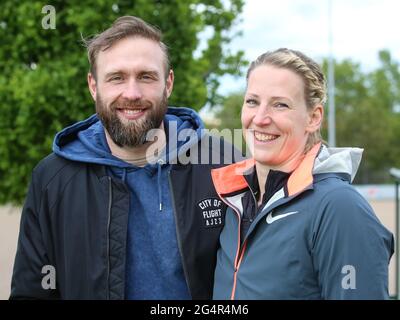 Robert Harting Mit Seiner Frau Julia Harting Beim Schönebecker Solecup 2021 Stockfoto