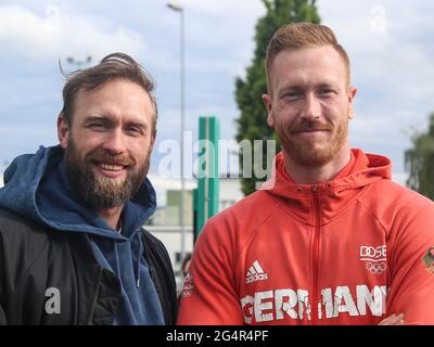 Robert Harting Mit Bruder Christoph Harting Beim Schönebecker Solecup 2021 Stockfoto