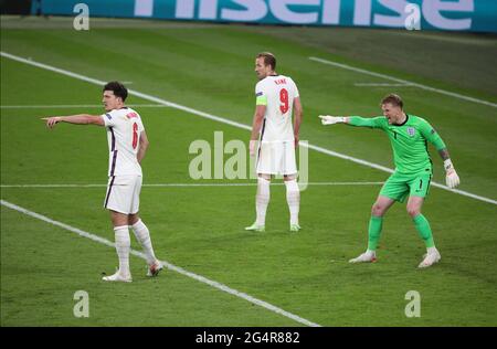 London, Großbritannien. Juni 2021. Harry Maguire (E) Harry Kane (E) Jordan Pickford (E) beim UEFA EURO 2020-Spiel der Gruppe D der Tschechischen Republik gegen England im Wembley Stadium, London, Großbritannien, am 22. Juni 2020. Kredit: Paul Marriott/Alamy Live Nachrichten Stockfoto