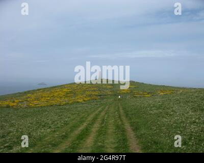Ein Navigationsfeuer für Seeleute bei Tageslicht. Die Tagesmarke. Stepper Point. Südwestküstenweg. North Cornwall. West Country. England. VEREINIGTES KÖNIGREICH Stockfoto