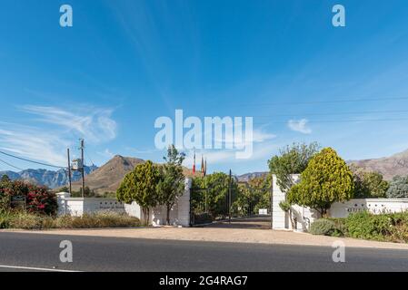 FRANSCHHOEK, SÜDAFRIKA - 12. APRIL 2021: Eingang zur Brendel Guest Farm in der Nähe von Franschhoek in der Provinz Westkap Stockfoto