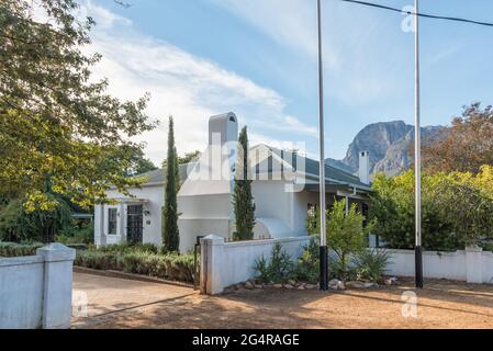 PNIEL, SÜDAFRIKA - 12. APRIL 2021: Das Museum auf dem Stadtplatz in Pniel in der Provinz Western Cape Stockfoto
