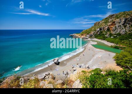 Blick auf den Strand von Preveli auf der Insel Kreta in Griechenland Stockfoto