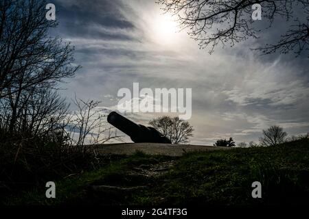 10-Zoll-/18-Tonnen-Geschütz zum Laden von Rifle (RML) in Fort Ogilvie, Point Pleasant Stockfoto