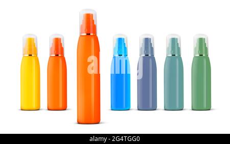 Gruppe von kosmetischen Sprühflaschen isoliert auf weißem Hintergrund. Stockfoto