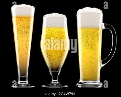 Set von frischem Bier in verschiedenen Tassen mit Schaumschaum isoliert auf schwarz. Stockfoto