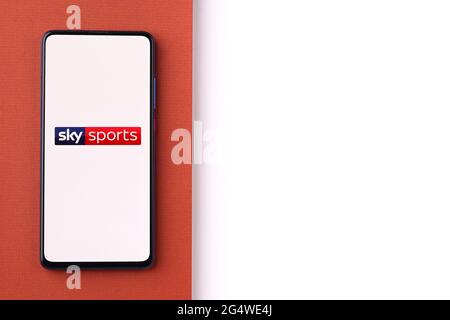 Sky Sports tv-Logo auf dem Telefonbildschirm Stock Bild. Stockfoto