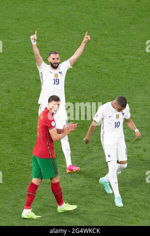 Frankreichs Stürmer Karim Benzema feiert sein zweites Tor beim UEFA Euro 2020 Championship Group F Spiel zwischen Frankreich und Portugal in der Puskas Arena, am 23. Juni 2021 in Budapest, Ungarn. Foto von David Niviere/ABACAPRESS.COM Stockfoto