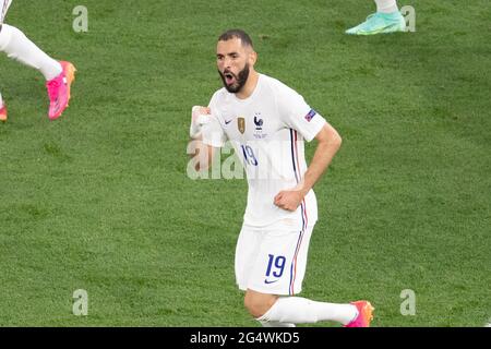 Frankreichs Stürmer Karim Benzema feiert beim UEFA Euro 2020 Championship Group F Spiel zwischen Frankreich und Portugal in der Puskas Arena am 23. Juni 2021 in Budapest, Ungarn, einen Elfmeter. Foto von David Niviere/ABACAPRESS.COM Stockfoto