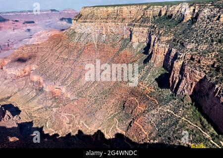 Epischer Blick auf den Bright Angel Trail, den Grand Canyon National Park, Arizona, USA Stockfoto