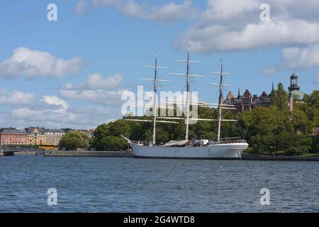 Das Segelschiff af Chapman lag am westlichen Ufer der Insel Skeppsholmen im Zentrum von Stockholm, Schweden, und diente jetzt als Jugendherberge Stockfoto