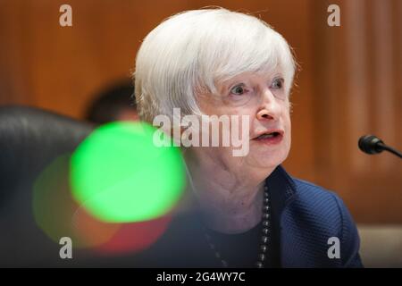 (210623) -- WASHINGTON, 23. Juni 2021 (Xinhua) -- die US-Finanzminister Janet Yellen bezeugte während einer Anhörung des Unterausschusses für die Senatsermächtigungen zum Haushaltsplan für das Geschäftsjahr 2022 für das Finanzministerium auf dem Kapitol in Washington, DC, USA, am 23. Juni 2021. (Greg Nash/Pool via Xinhua) Stockfoto