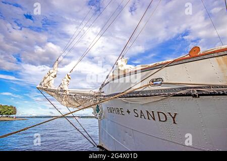 Empire Sandy dockte am Tall Ships Festival an. Sonniger Tag auf ruhigem Wasser. Stockfoto