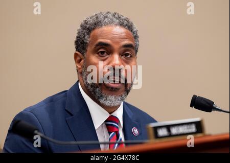 Washington, DC, USA. Juni 2021. 23. Juni 2021 - Washington, DC, USA: Der US-Vertreter STEVEN HORSFORD (D-NV) spricht bei einer Anhörung des Haushaltsausschusses des Repräsentantenhauses. Quelle: Michael Brochstein/ZUMA Wire/Alamy Live News Stockfoto