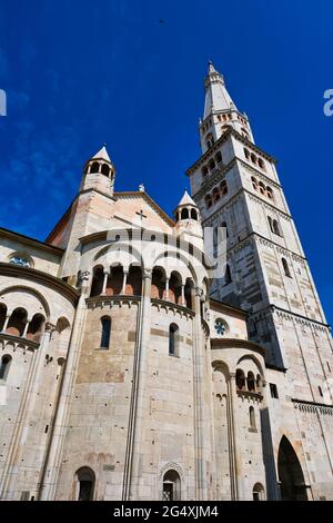 Die Fassade des Doms in Modena, Italien Stockfoto