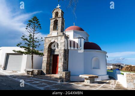 Weiße Kirche auf der Insel Mykonos-Stadt in Mykonos, Griechenland Stockfoto