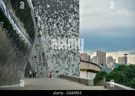 FRANKREICH, PARIS (75019), PARC DE LA VILLETTE, PHILHARMONIE VON PARIS (ARCHITEKT JEAN NOUVEL) Stockfoto