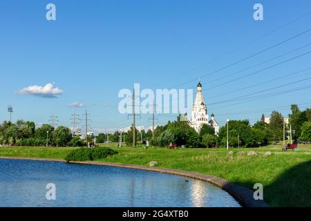 Tempel-Denkmal zu Ehren aller Heiligen. Orthodoxe Kirche. Stockfoto