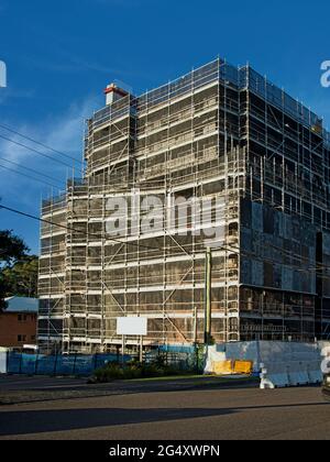 22.Mai 2021. Erstellen von Fortschritts Aktualisieren von Fotos. Die oberen Stockwerke sind jetzt entstanden. Vom Südwesten aus gesehen. Sozialer Wohnungsbau bei 56-58 Beane St. Stockfoto