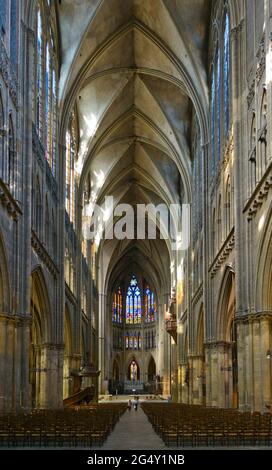 FRANKREICH, MOSELLE (57), METZ, KIRCHENSCHIFF DER KATHEDRALE SAINT-ETIENNE DE METZ Stockfoto