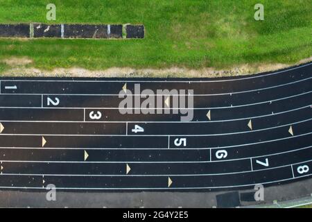 Eine Luftaufnahme der Gleiswege am Silke Field auf dem Campus der Springfield High School, Mittwoch, 23. Juni 2021, in Springfield, Reg. Stockfoto