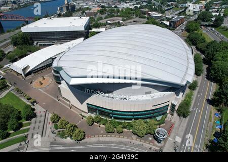 Eine Luftaufnahme des Moda Center, Mittwoch, 23. Juni 2021, in Portland, Die Arena ist die Heimat der Portland Trail Blazers. Stockfoto