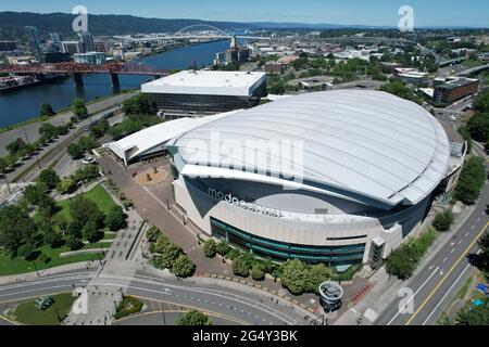 Eine Luftaufnahme des Moda Center, Mittwoch, 23. Juni 2021, in Portland, Die Arena ist die Heimat der Portland Trail Blazers. Stockfoto