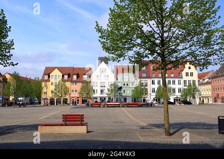 Mai 14 2021 - Anklam/Deutschland: Kleinstadtleben im Frühling Stockfoto