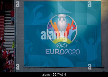 Banner der Euro2020-Gruppenphase, Vorrunde Gruppe B, Spiel M27, Russland (RUS) - Dänemark (DEN) 1: 4, am 21. Juni 2021 in Kopenhagen/Dänemark. Football EM 2020 von 06/11/2021 bis 07/11/2021. Â Stockfoto